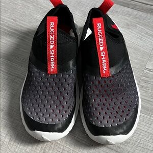 Boys water draining shoes size 11